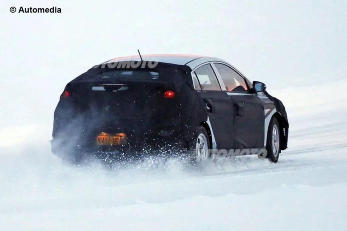 Hyundai al lavoro su un'ibrida. Sarà l'anti-Prius coreana (3)