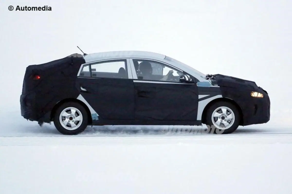 Hyundai al lavoro su un'ibrida. Sarà l'anti-Prius coreana (5)