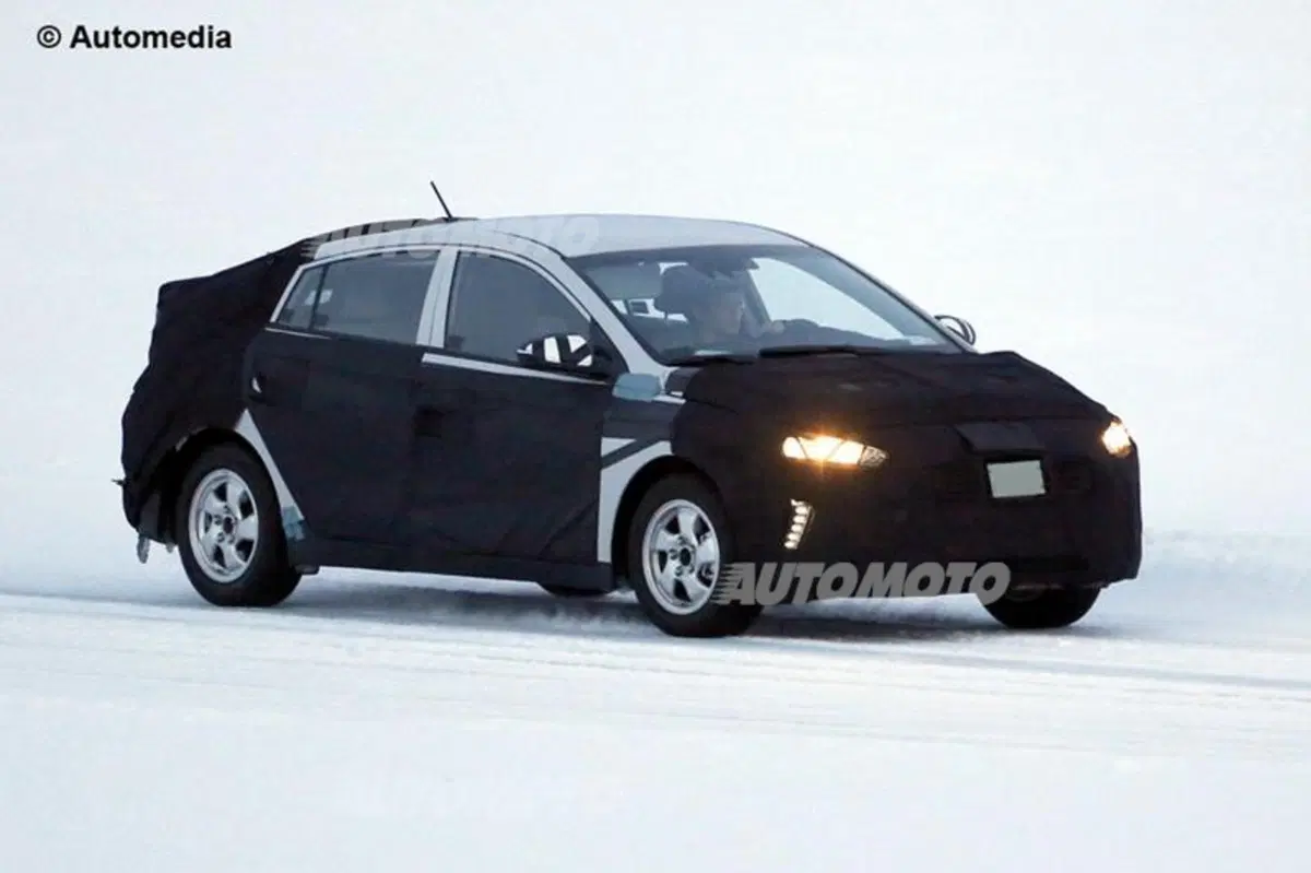 Hyundai al lavoro su un'ibrida. Sarà l'anti-Prius coreana (7)