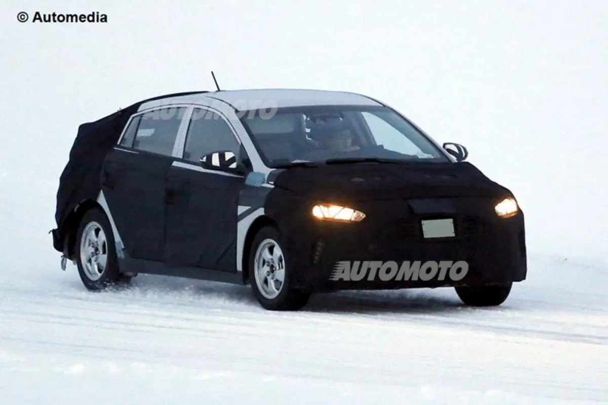 Hyundai al lavoro su un'ibrida. Sarà l'anti-Prius coreana (8)