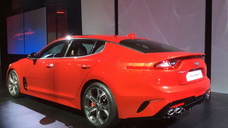Kia Stinger: da noi anche diesel. Tutti i dettagli per l'Italia [Video]