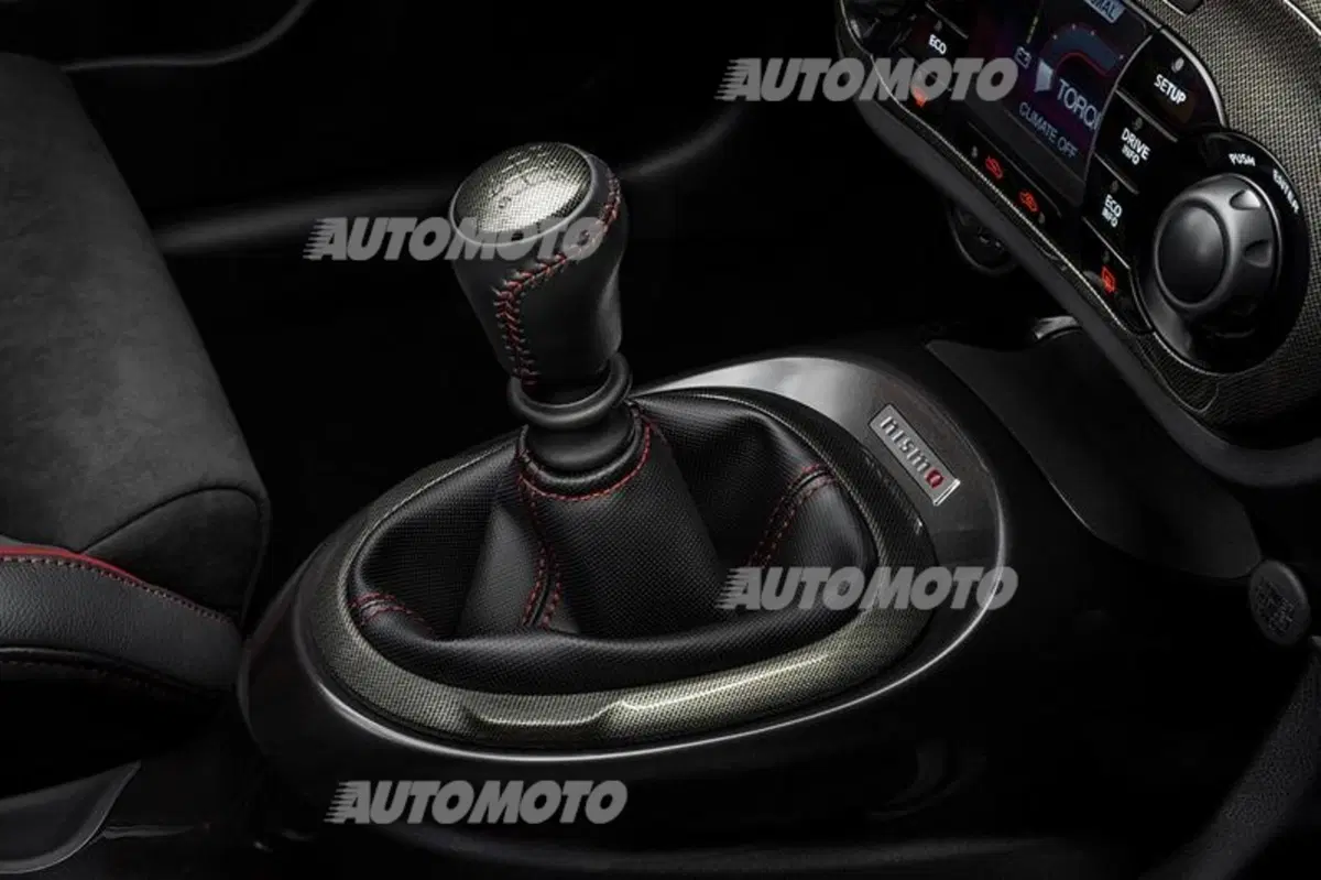 Nissan Juke Nismo RS: i prezzi del SUV tutto pepe (8)