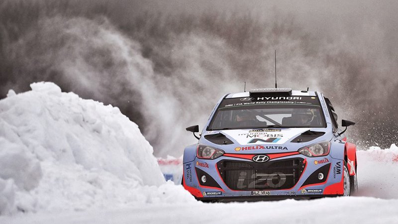 WRC 2015, Svezia, 2a tappa: Neuville (Hyundai) leader della corsa. Dietro le VW