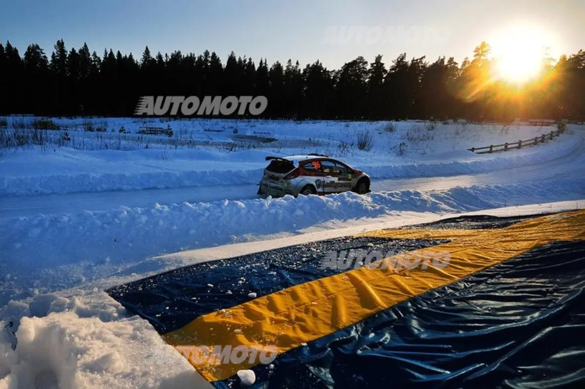 WRC 2015, Svezia, 2a tappa: Neuville (Hyundai) leader della corsa. Dietro le VW (4)