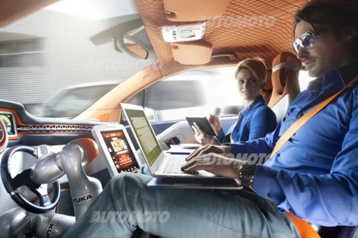 Rinspeed Budii: l'auto con il braccio robotico (22)