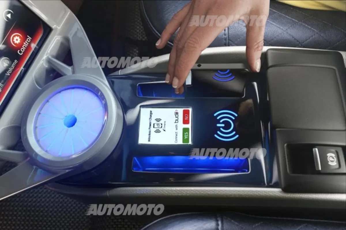 Rinspeed Budii: l'auto con il braccio robotico (42)
