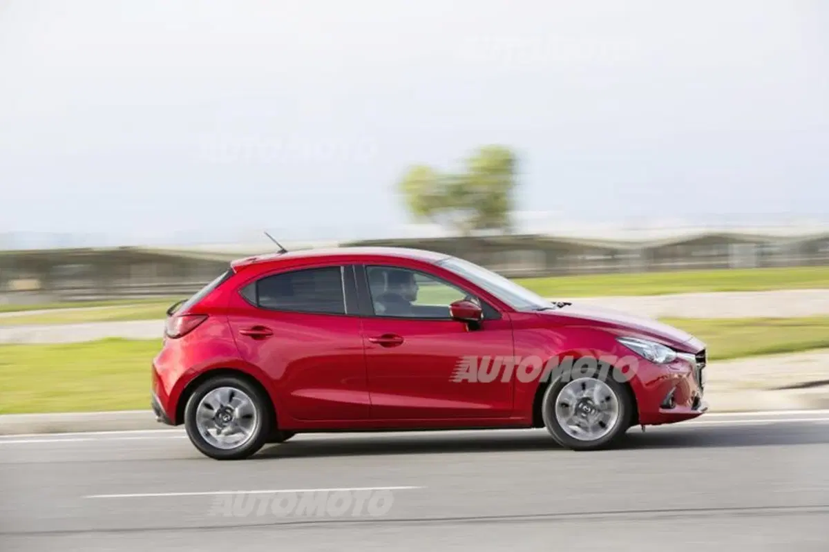 Nuova Mazda2 (5)