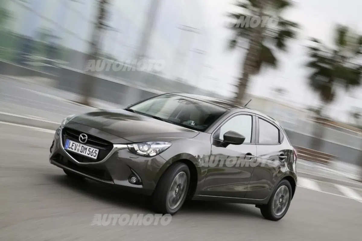 Nuova Mazda2 (12)