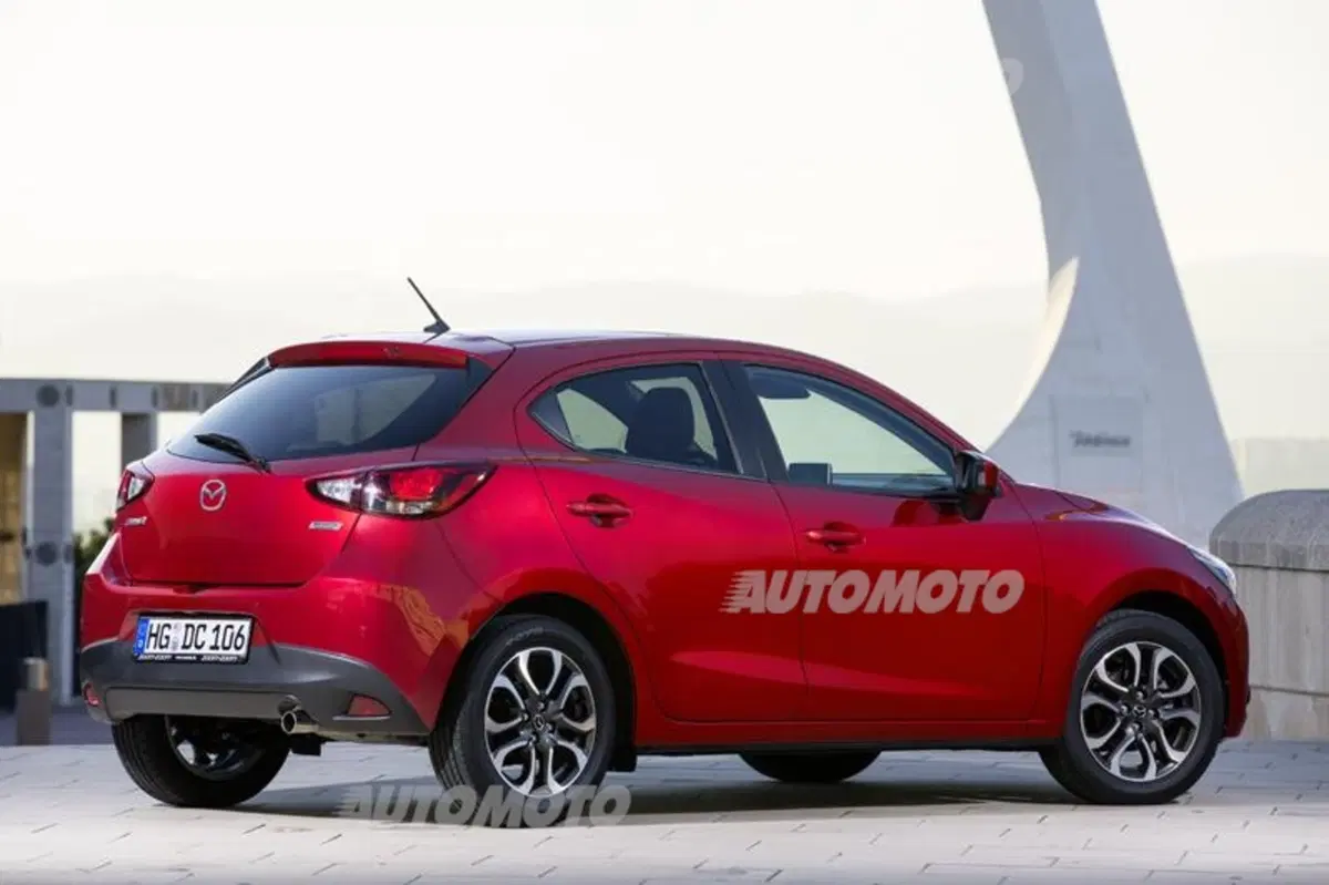 Nuova Mazda2 (17)