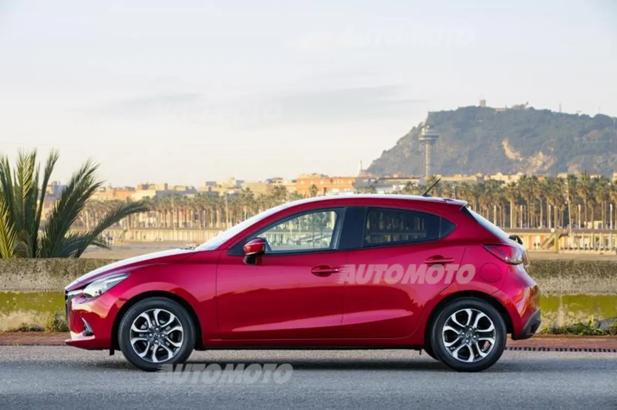 Nuova Mazda2 (18)