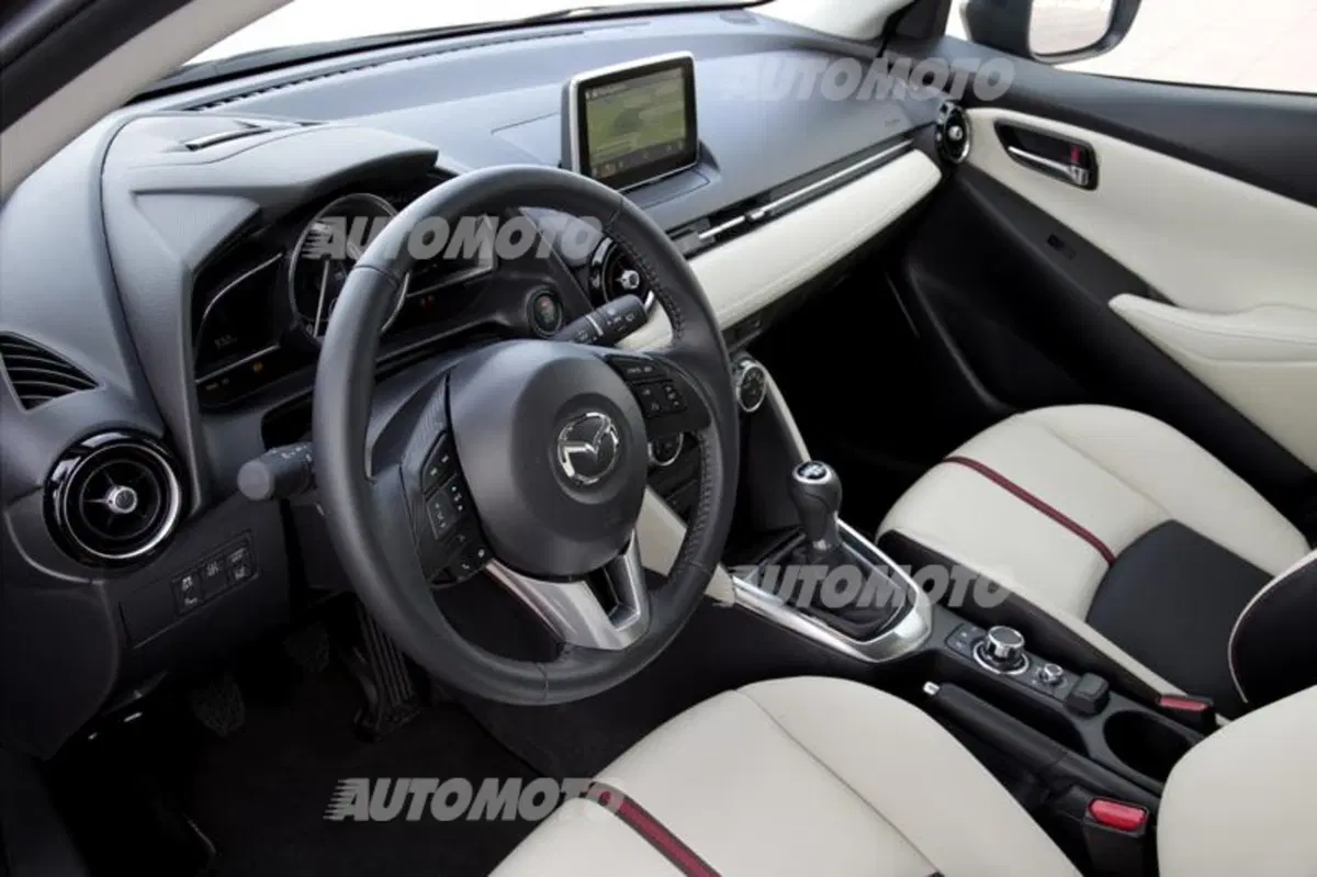 Nuova Mazda2 (29)