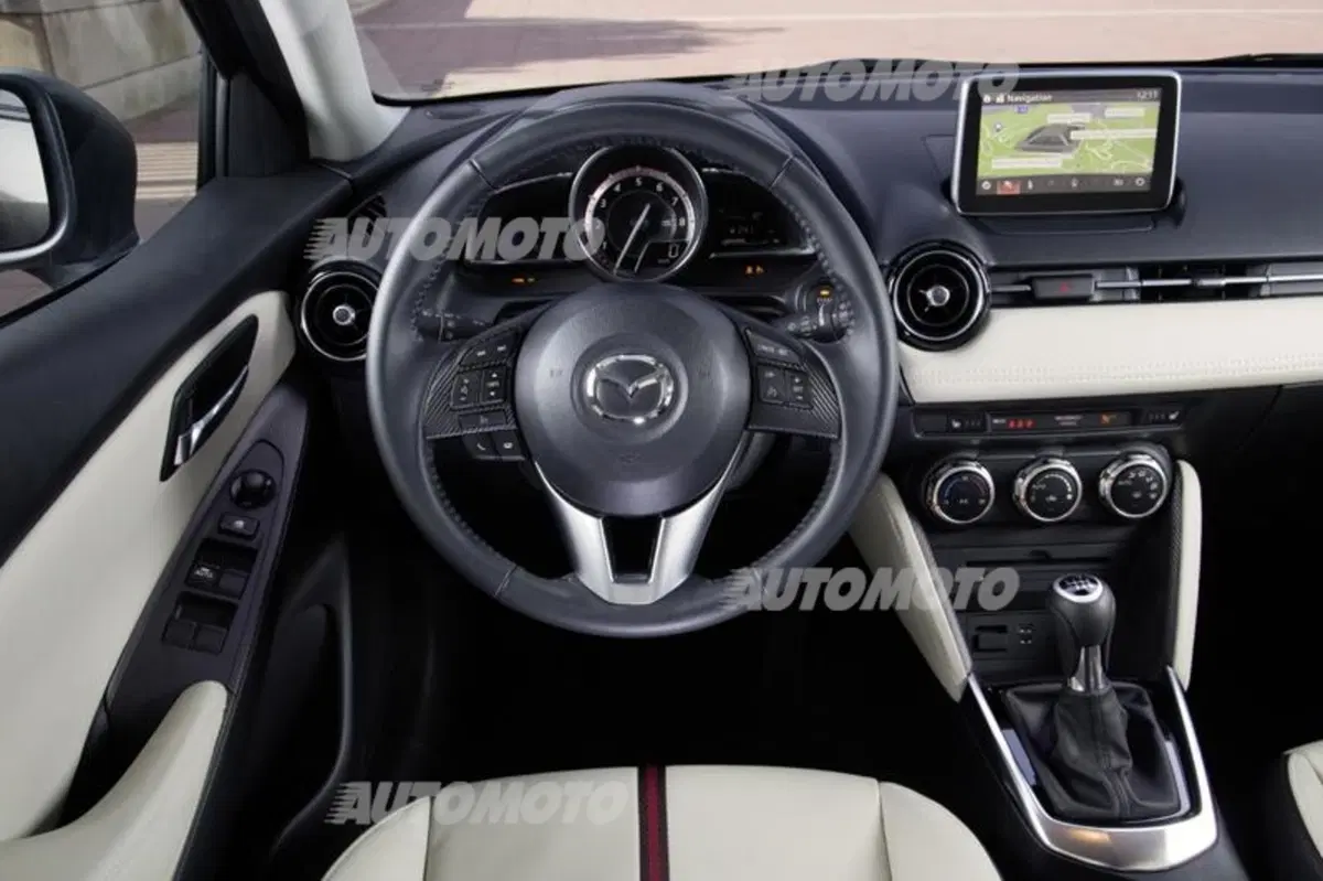 Nuova Mazda2 (30)