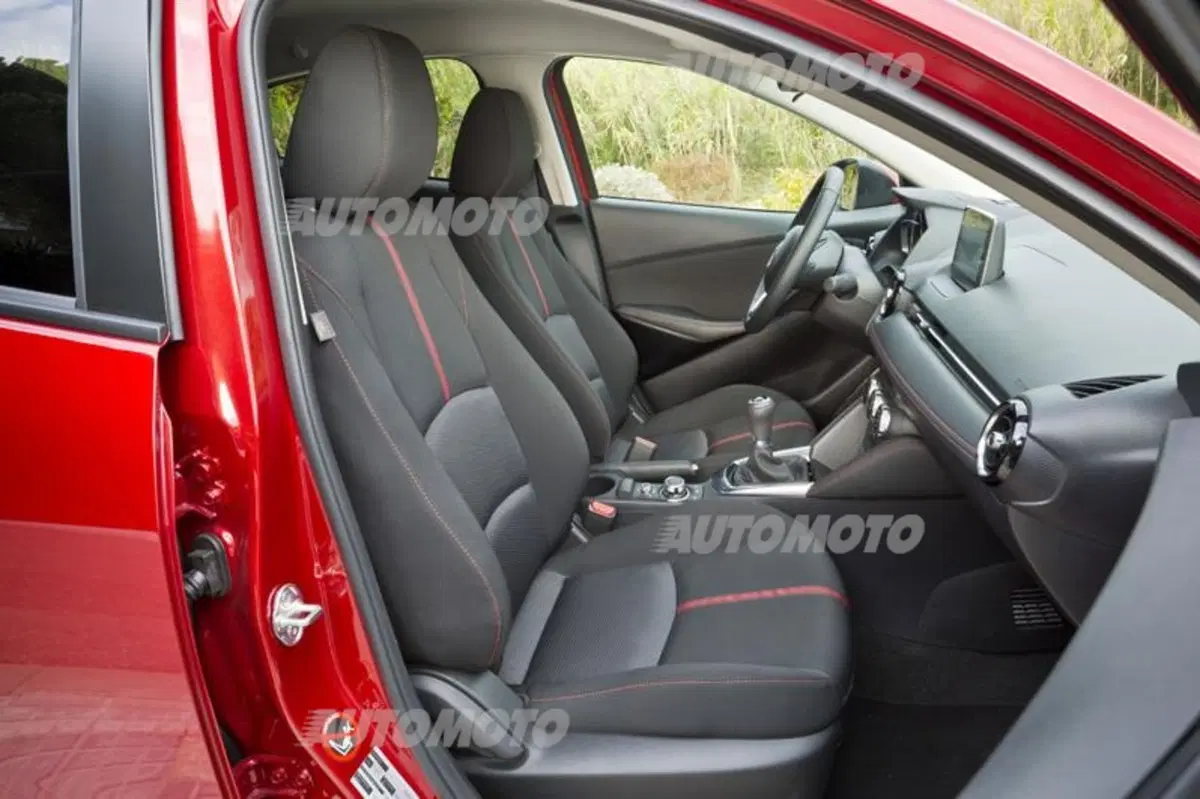 Nuova Mazda2 (32)