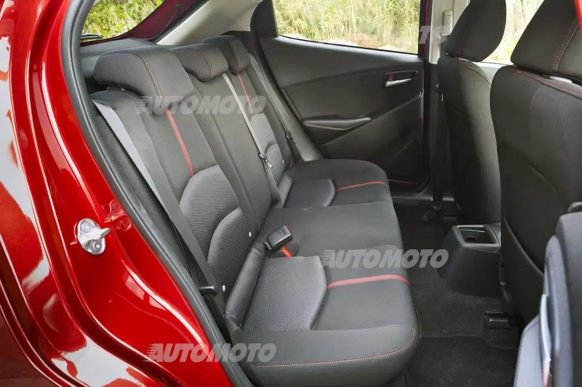 Nuova Mazda2 (33)