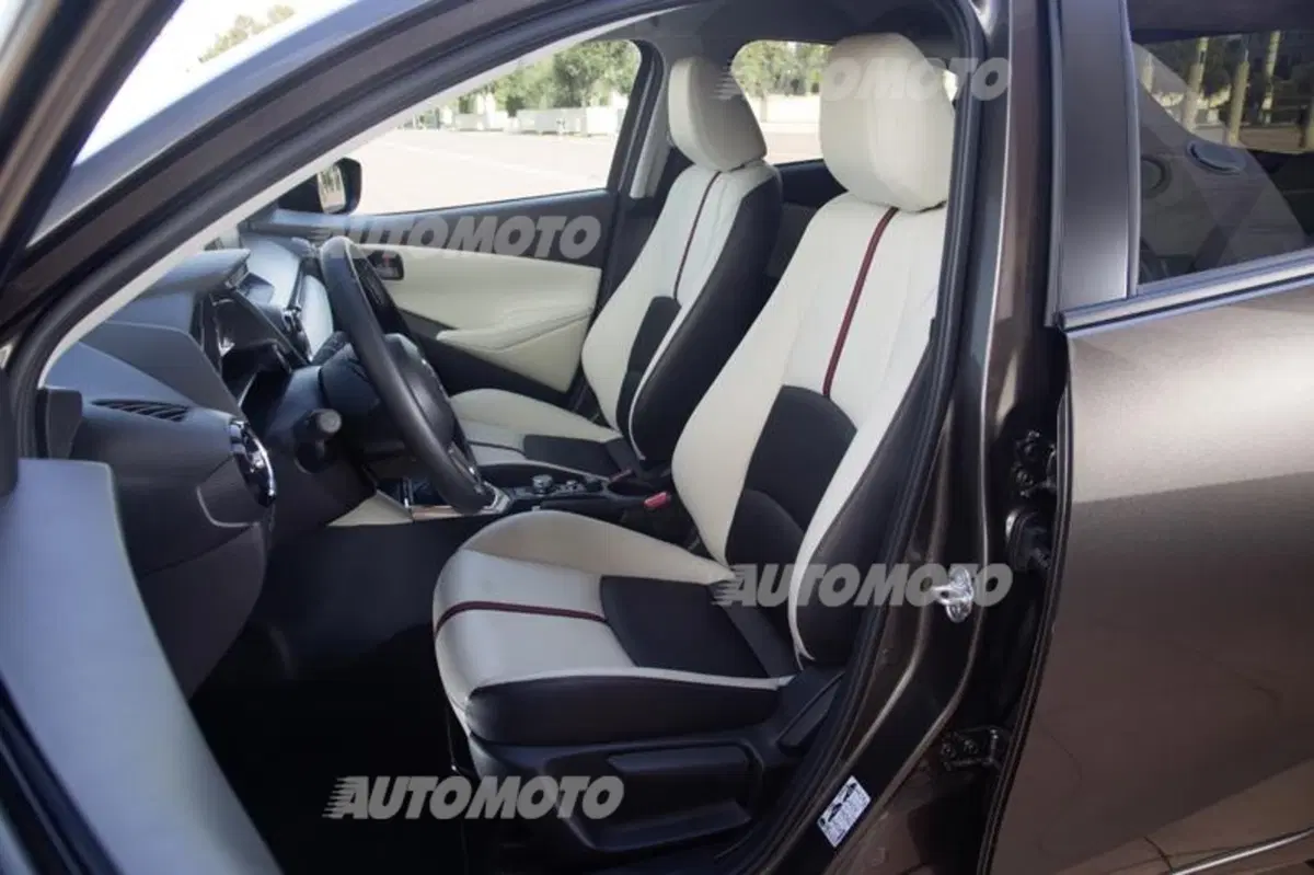 Nuova Mazda2 (34)