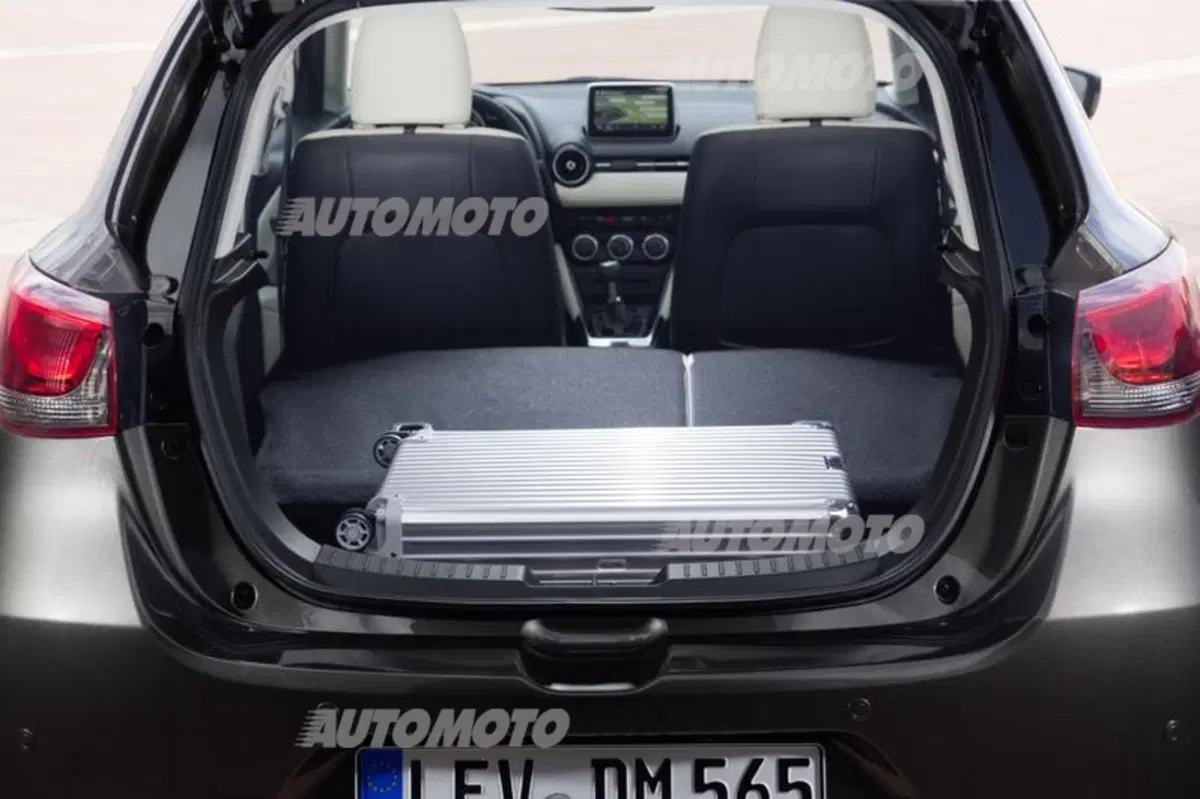 Nuova Mazda2 (40)