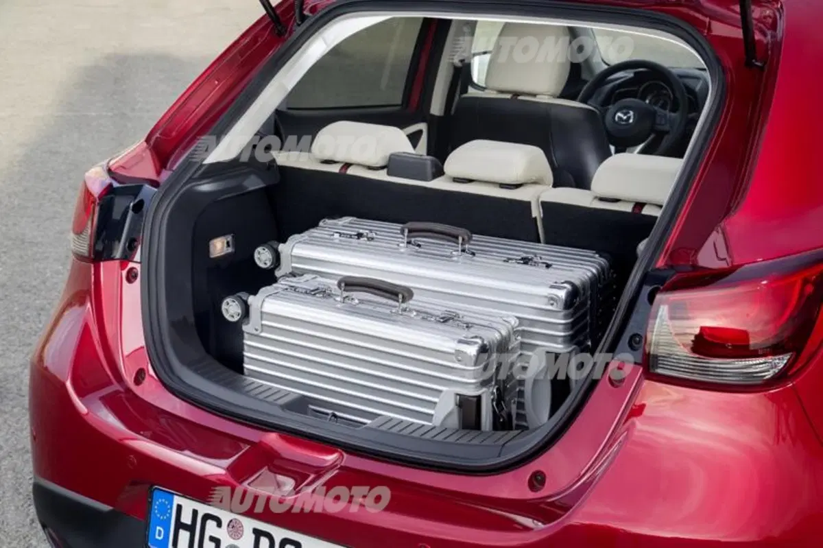 Nuova Mazda2 (42)