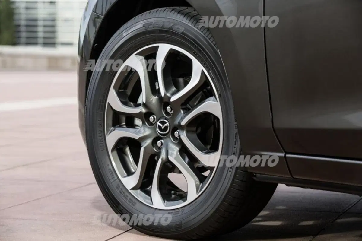 Nuova Mazda2 (46)