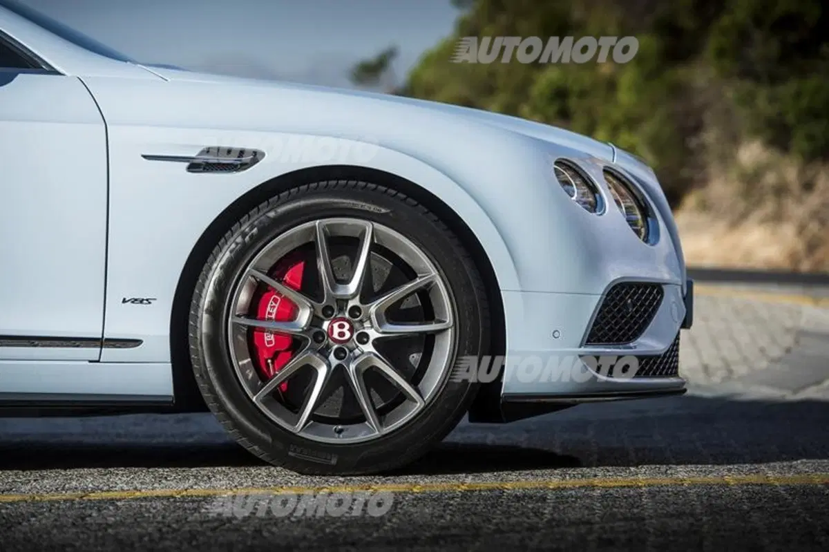 Bentley: a Ginevra il restyling della gamma Continental (18)