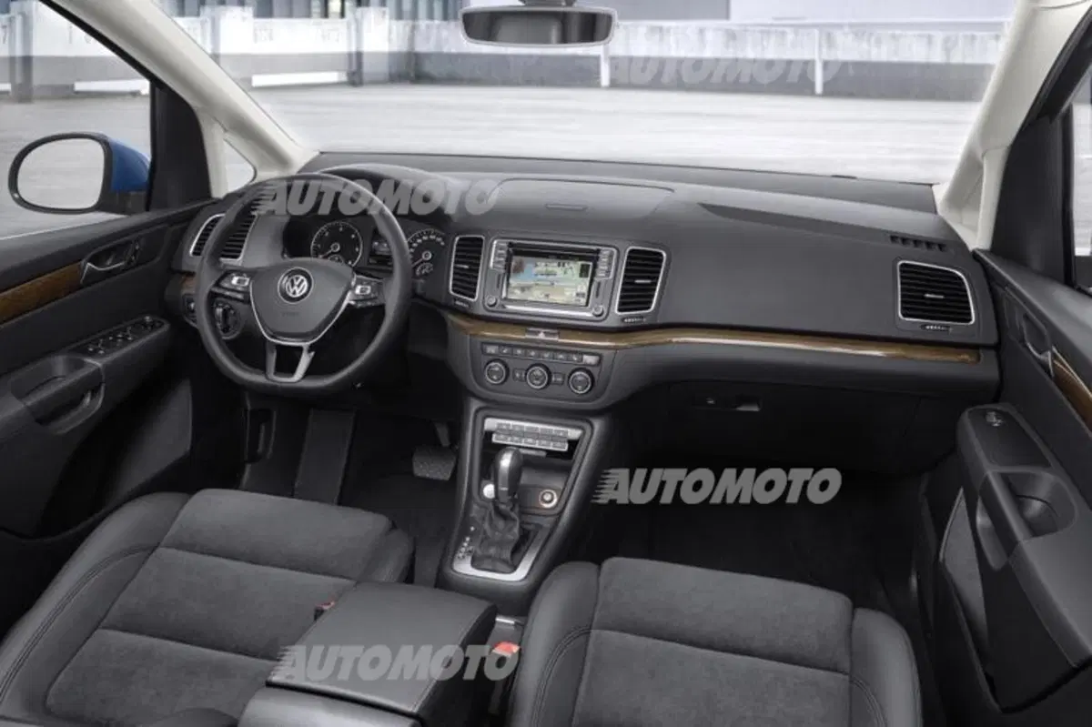 Volkswagen Sharan: a Ginevra 2015 il restyling (9)