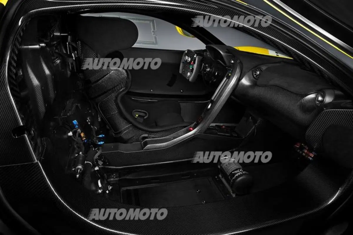 McLaren P1 GTR: ecco il mostro ibrido da 1.000 CV. Ma solo per la pista (4)