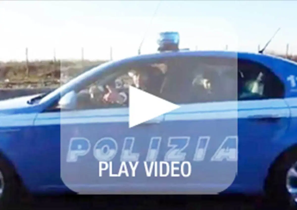 Rom sulla volante della Polizia. Scoppia la polemica, ma &egrave; l'auto di un film [video]