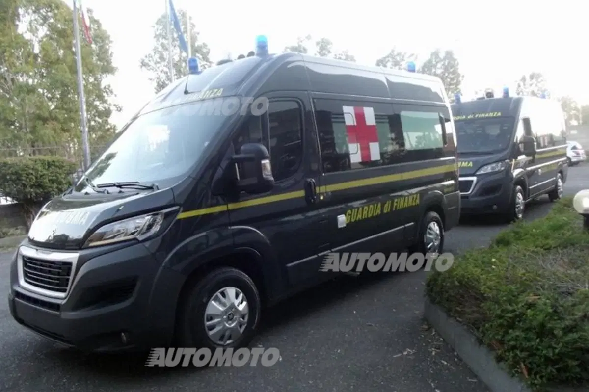 Expo Milano 2015: Peugeot è l'ambulanza ufficiale della Finanza (4)