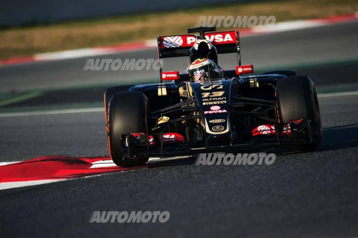 F1 test Barcellona, Day 1: Maldonado sfreccia, la Ferrari convince