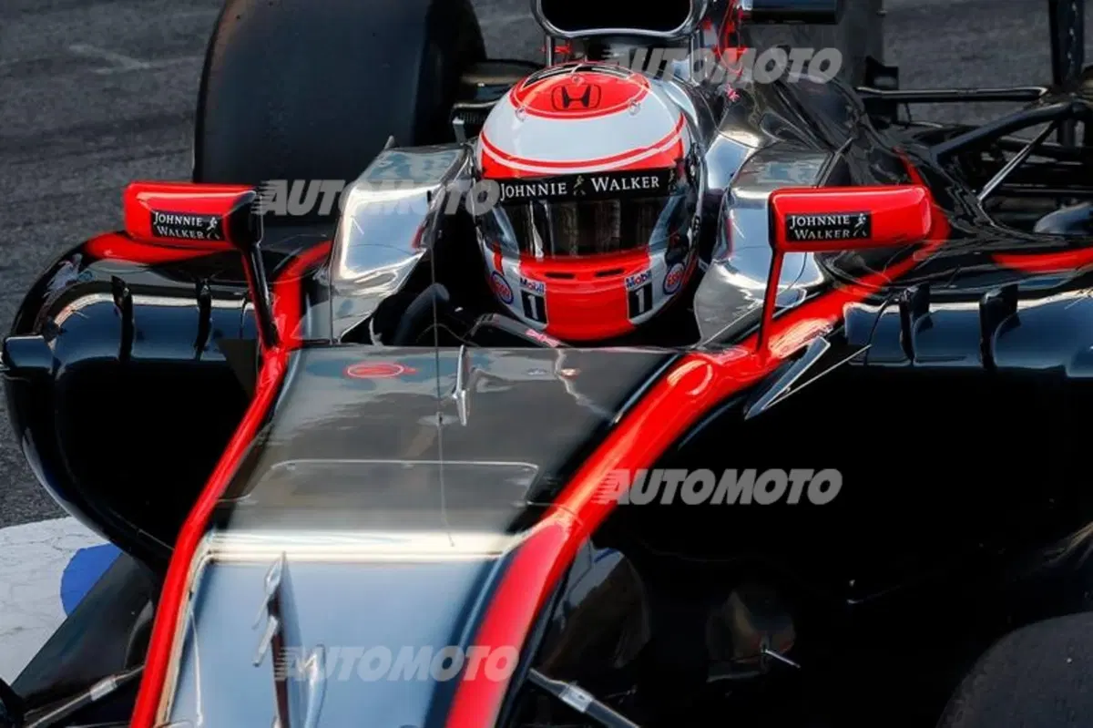 F1 test Barcellona, Day 1: Maldonado sfreccia, la Ferrari convince (9)