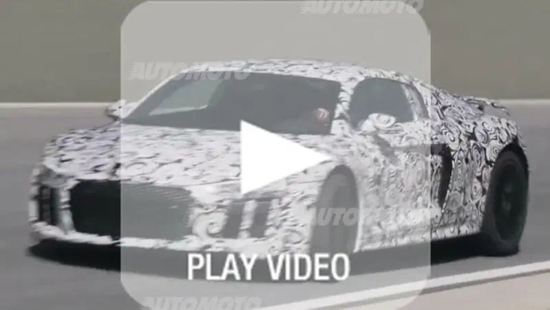 Nuova Audi R8: il muletto in azione, che sound!