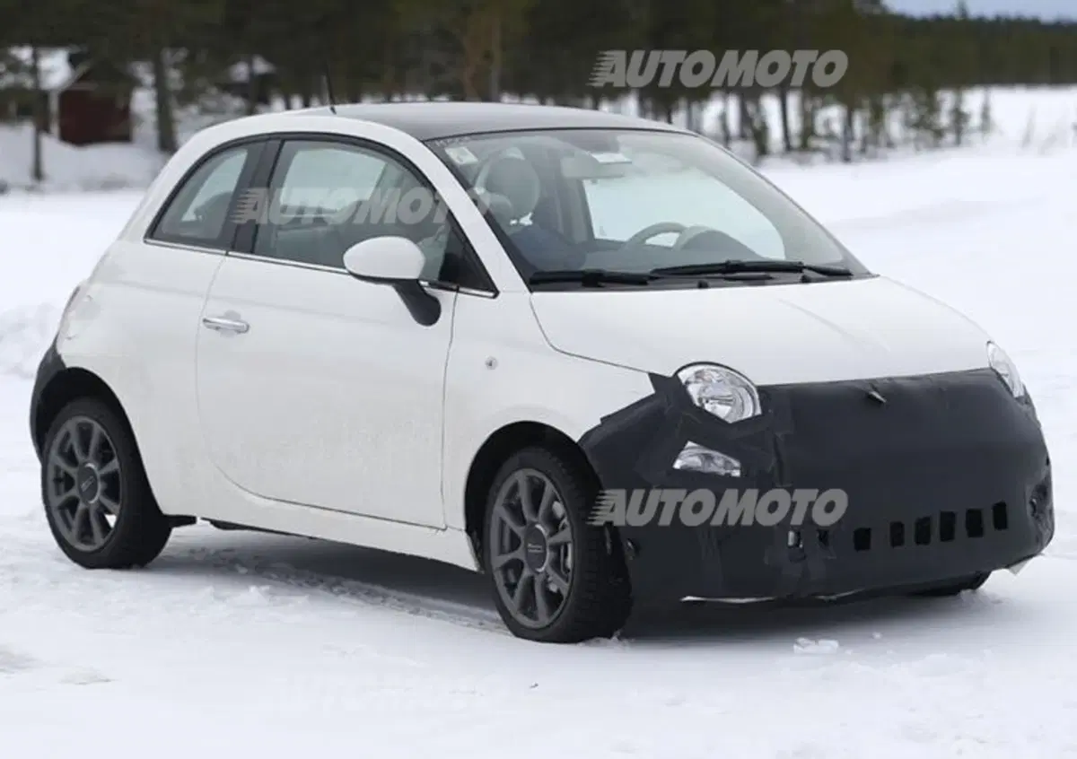 Fiat 500, non sentire il peso degli anni: in arrivo restyling con tante novit&agrave;