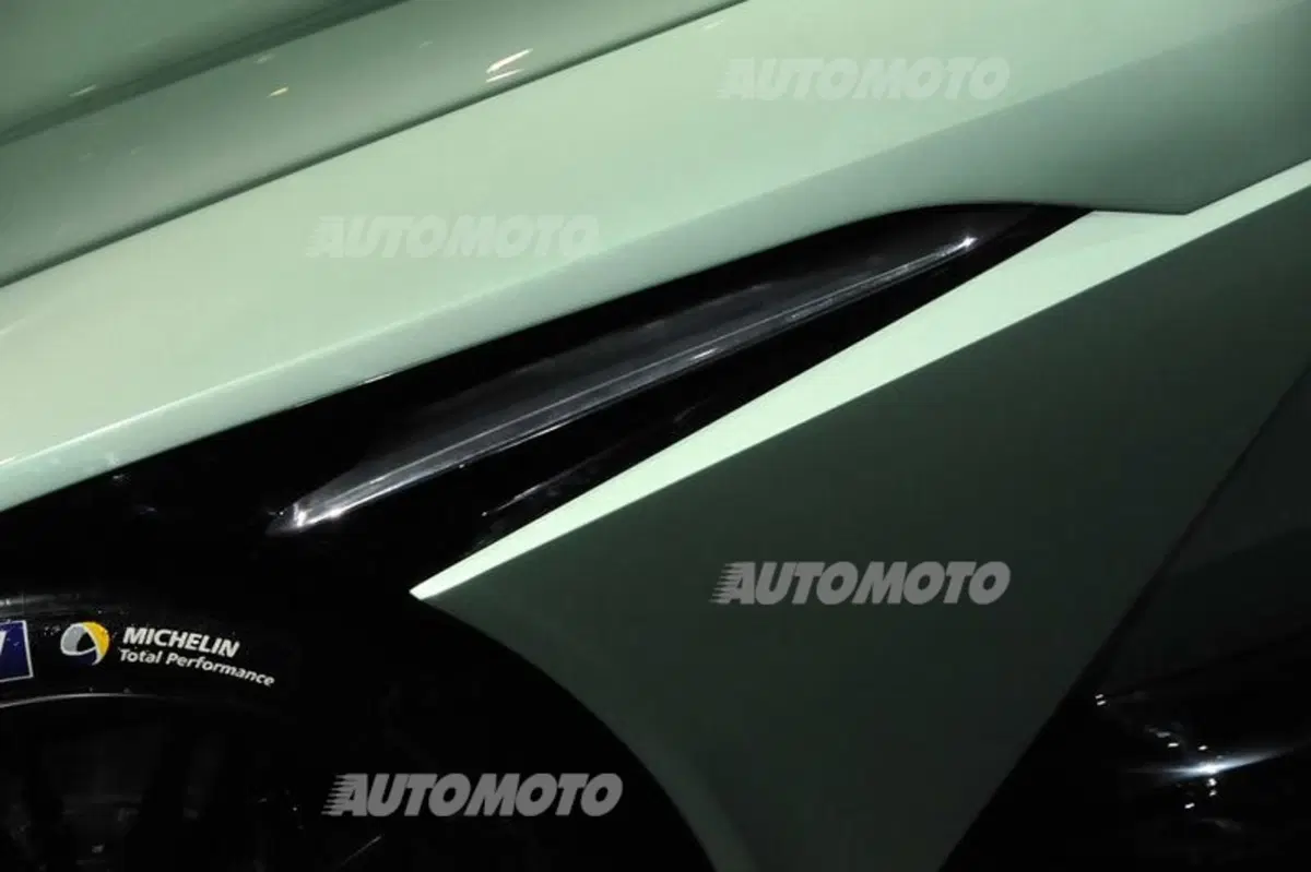 Aston Martin al Salone di Ginevra 2015 (4)