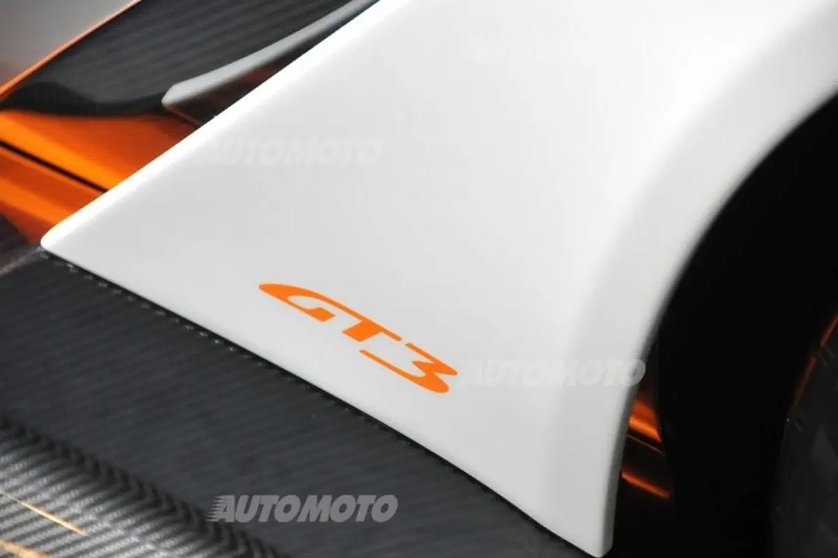 Aston Martin al Salone di Ginevra 2015 (6)