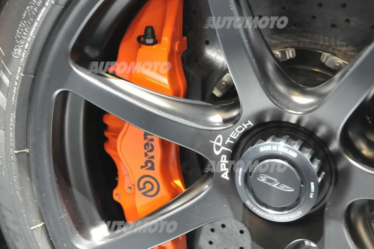 Aston Martin al Salone di Ginevra 2015 (8)