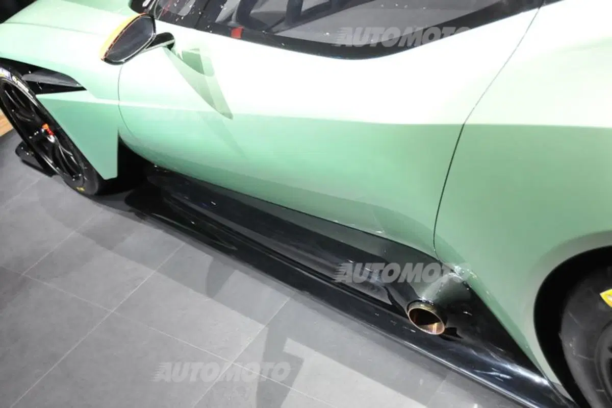 Aston Martin al Salone di Ginevra 2015 (10)