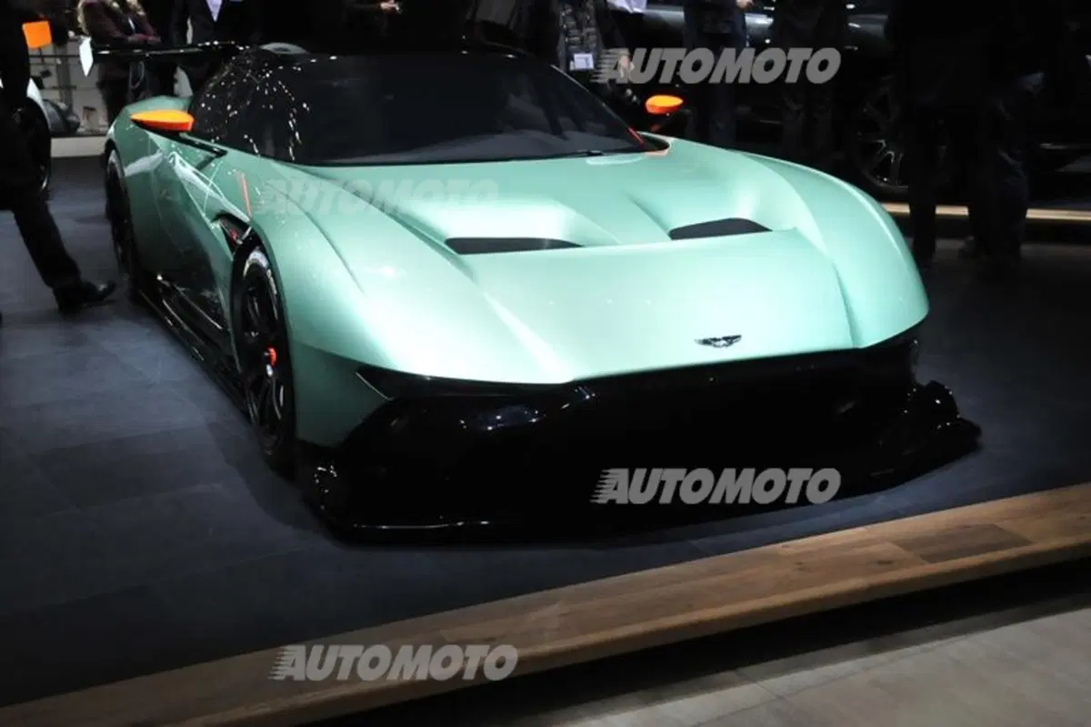 Aston Martin al Salone di Ginevra 2015 (14)