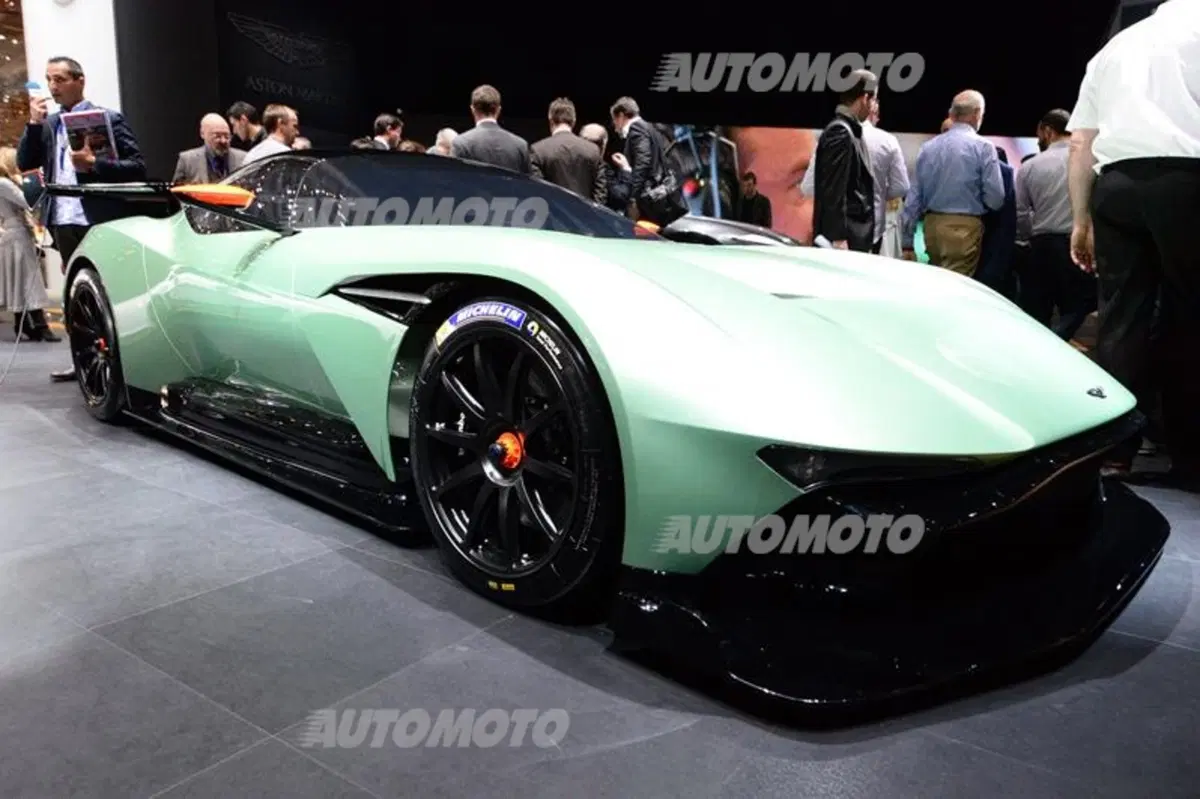 Aston Martin al Salone di Ginevra 2015 (16)