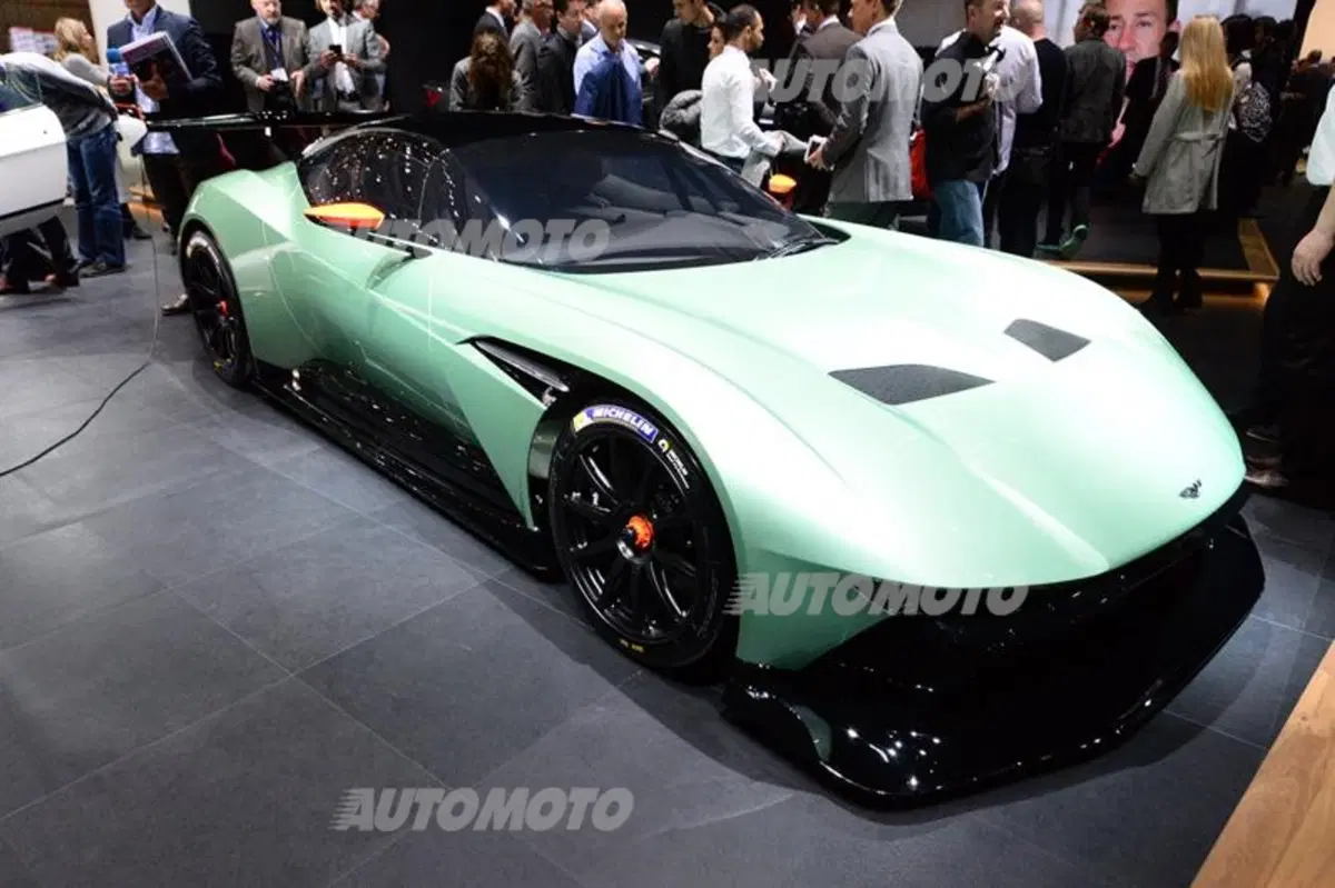 Aston Martin al Salone di Ginevra 2015 (27)