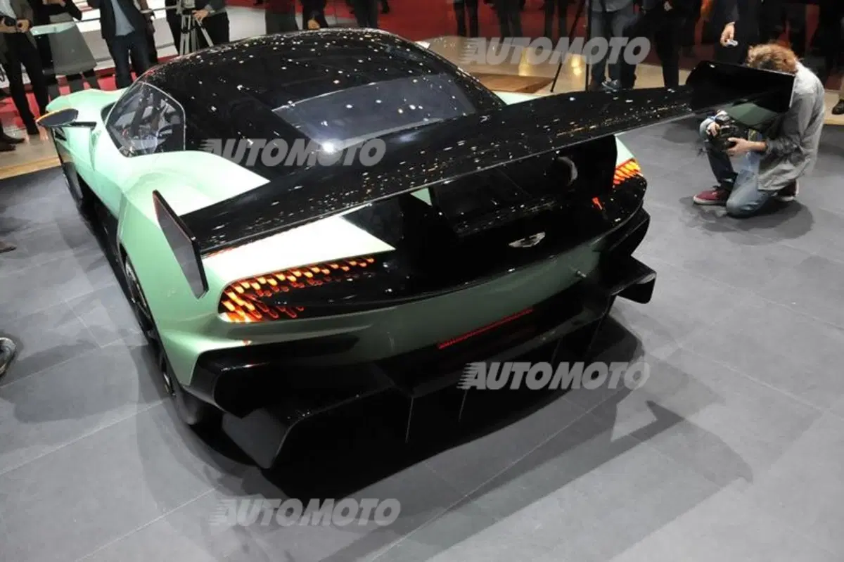 Aston Martin al Salone di Ginevra 2015 (34)