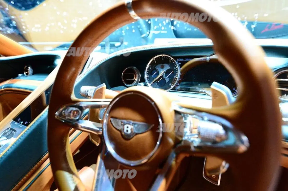 Bentley al Salone di Ginevra 2015