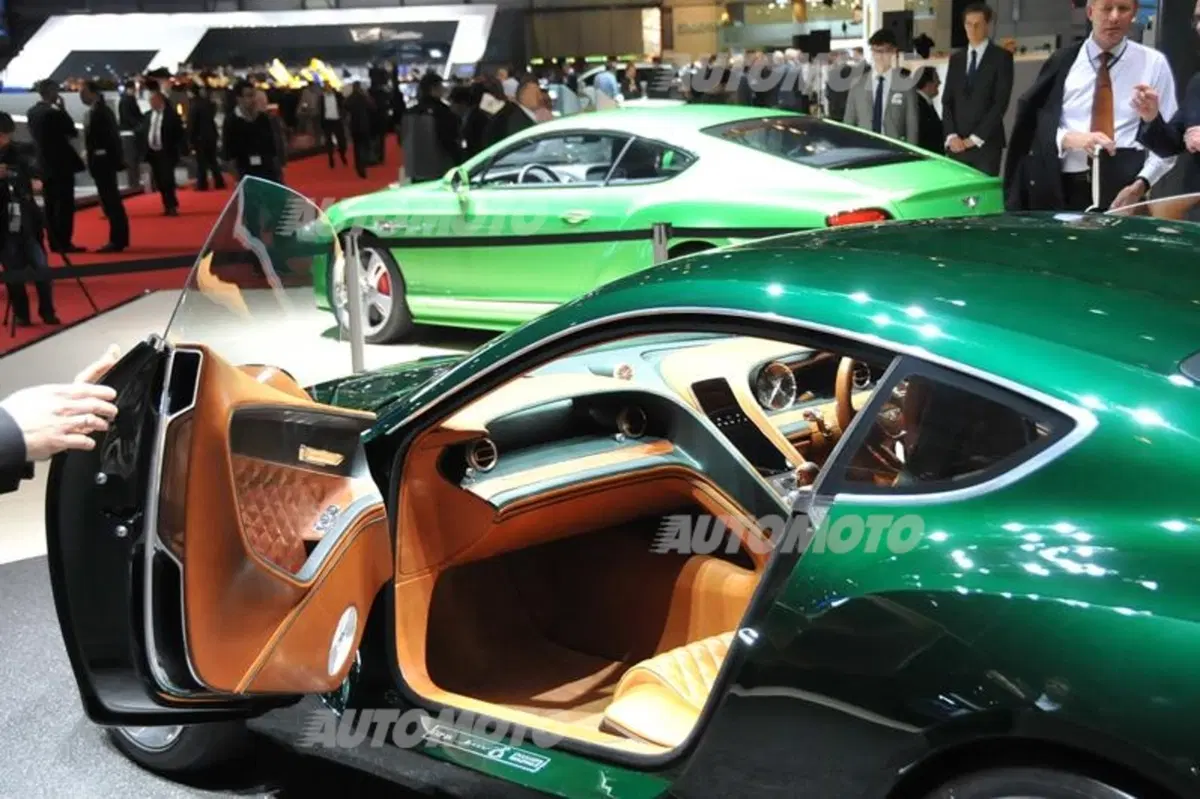Bentley al Salone di Ginevra 2015 (3)