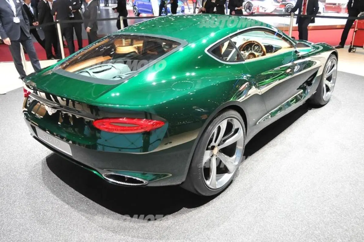 Bentley al Salone di Ginevra 2015 (6)