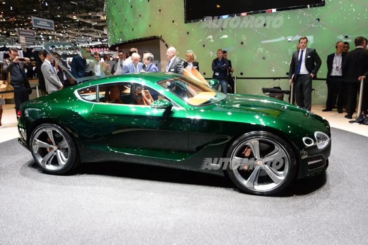 Bentley al Salone di Ginevra 2015 (8)