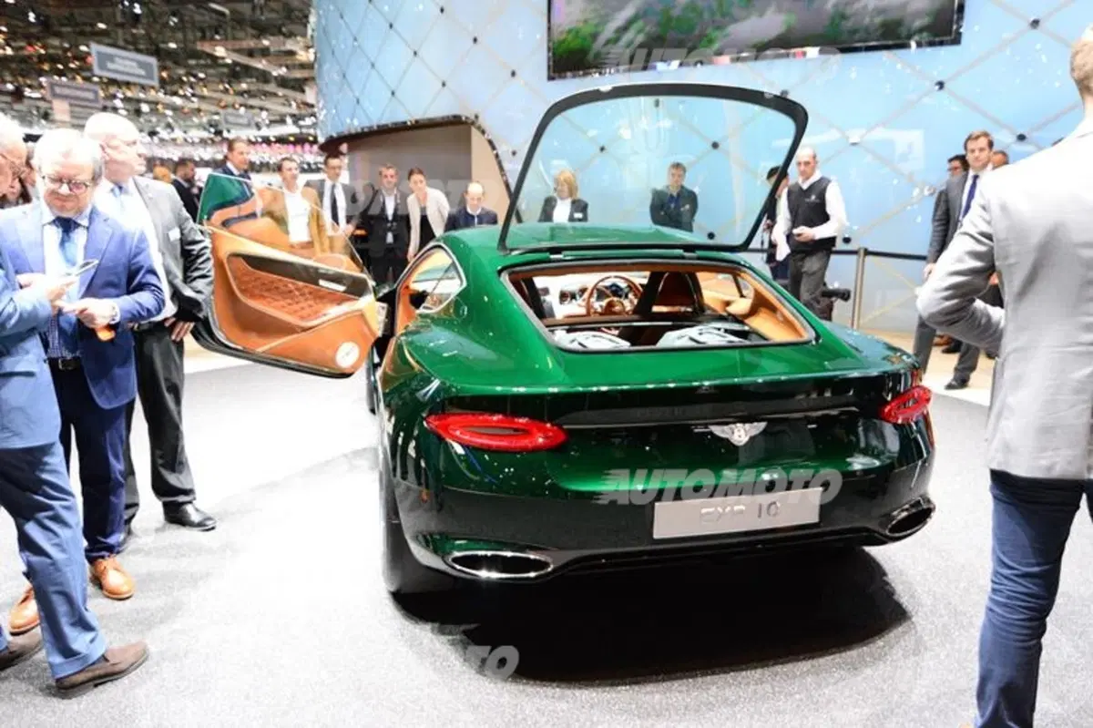 Bentley al Salone di Ginevra 2015 (9)