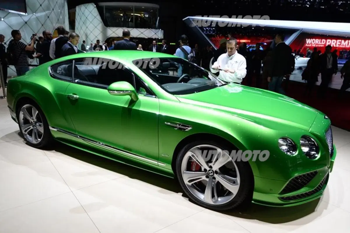 Bentley al Salone di Ginevra 2015 (10)