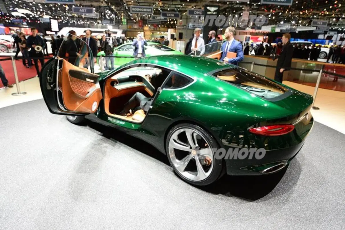 Bentley al Salone di Ginevra 2015 (14)