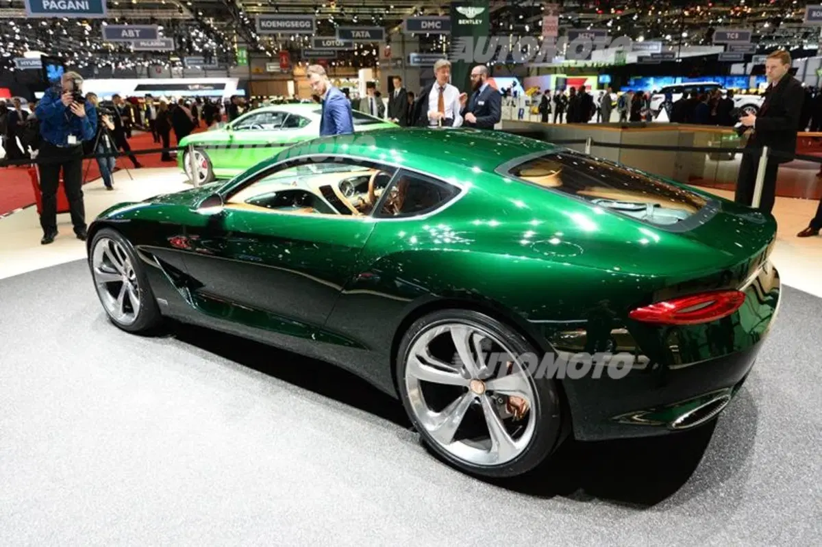 Bentley al Salone di Ginevra 2015 (15)