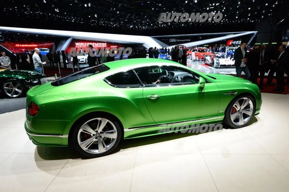 Bentley al Salone di Ginevra 2015 (23)