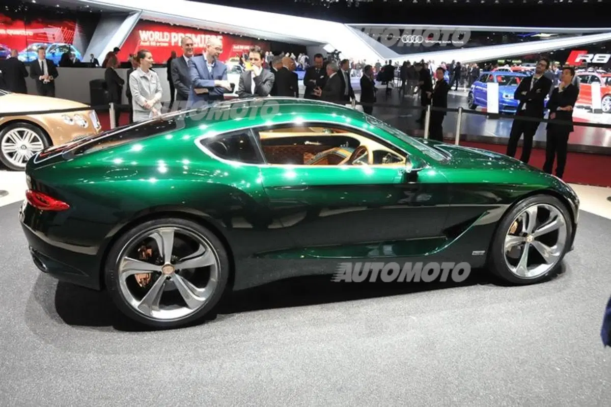 Bentley al Salone di Ginevra 2015 (24)