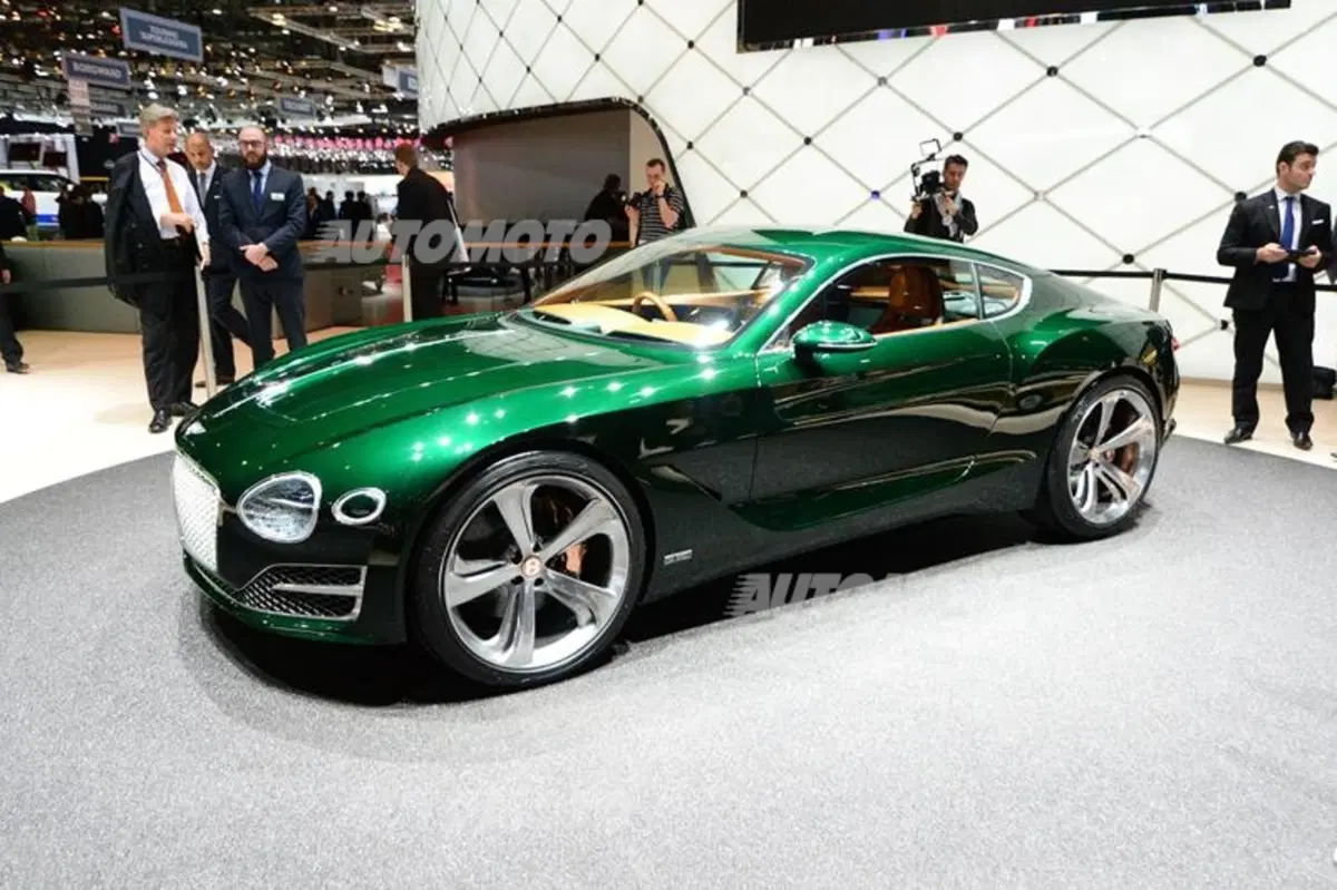 Bentley al Salone di Ginevra 2015 (25)